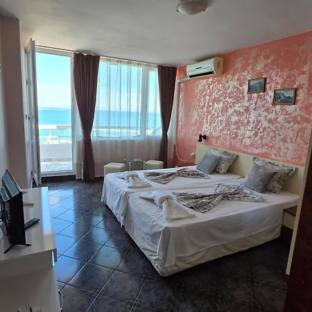 Orion Guest House 3*